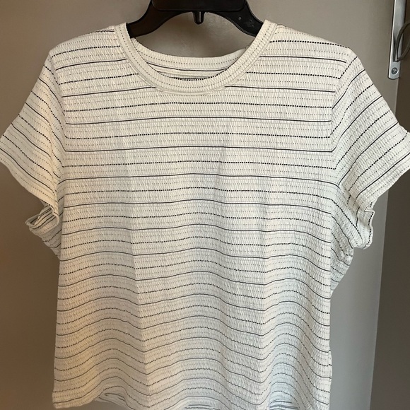 Madewell Smocked Shrunken Shirttail Tee - Picture 3 of 4